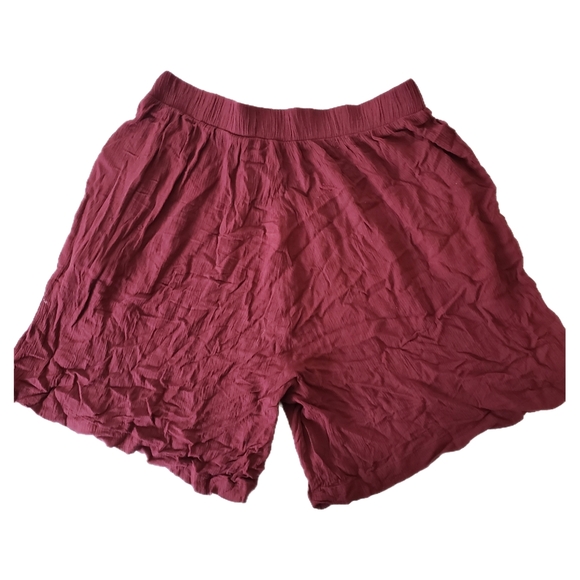 🍷 ICHI Burgundy Crinkle Shorts – Size M - Picture 3 of 4